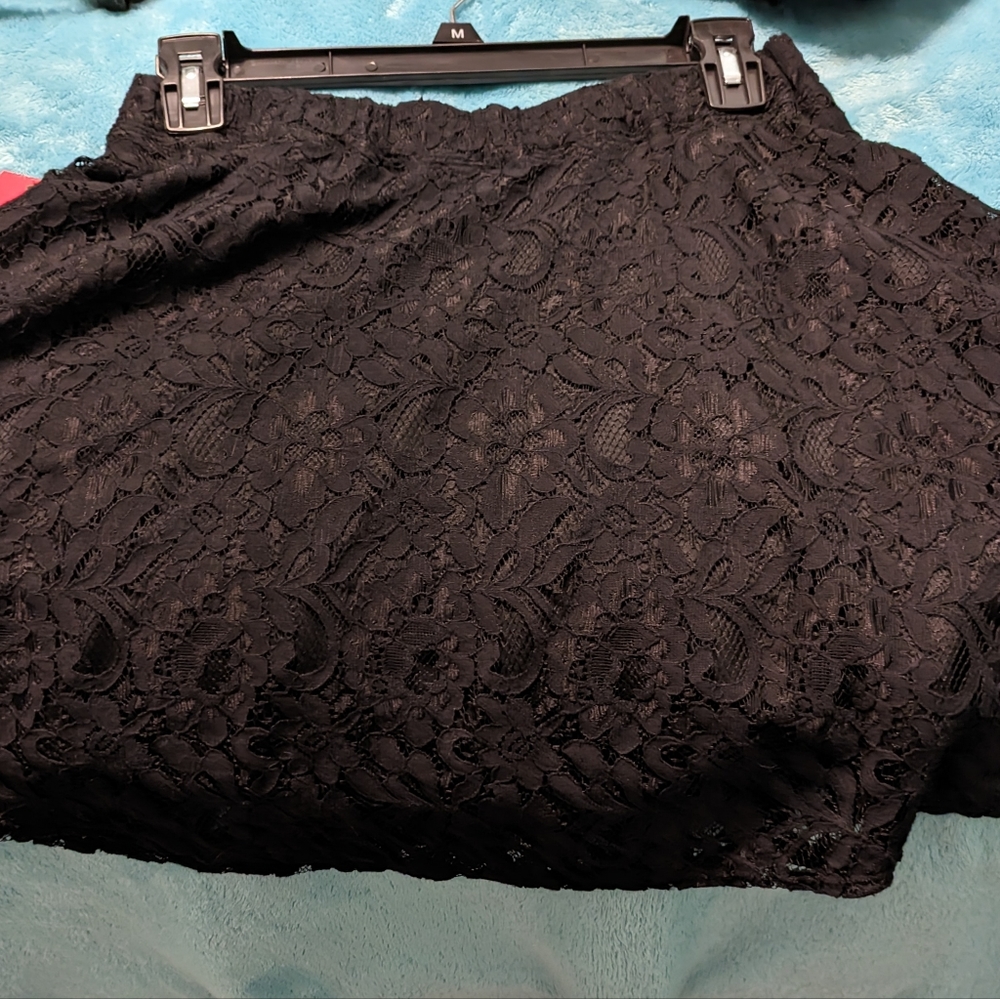 Black lacey mini skirt